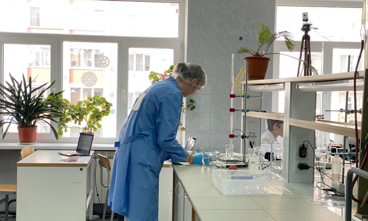 Студенты Новгородского химико-индустриального техникума представят компетенцию «Лабораторный химический анализ» на чемпионате «Профессионалы».